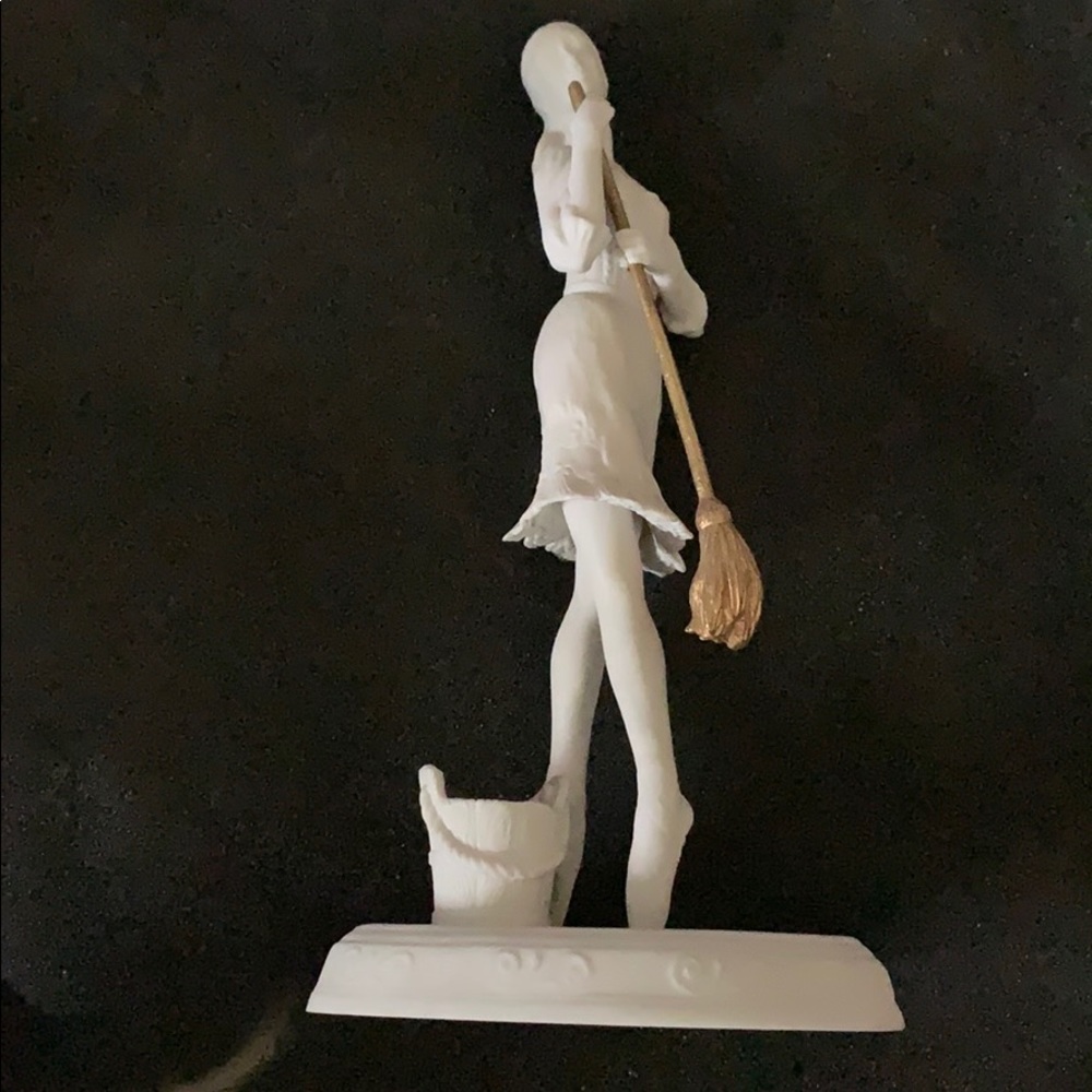 Statue